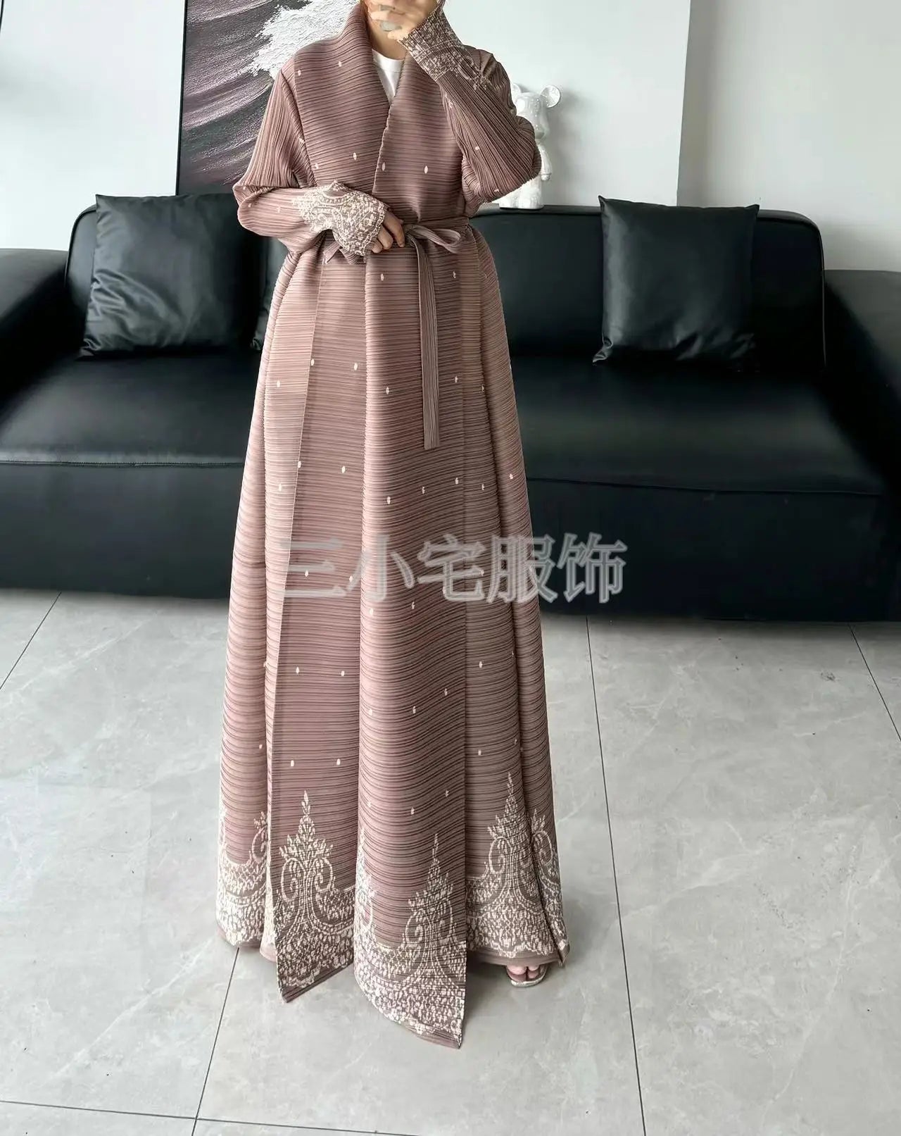 Winter Pleated Abaya Cardigan – Long Sleeve Saudi Style