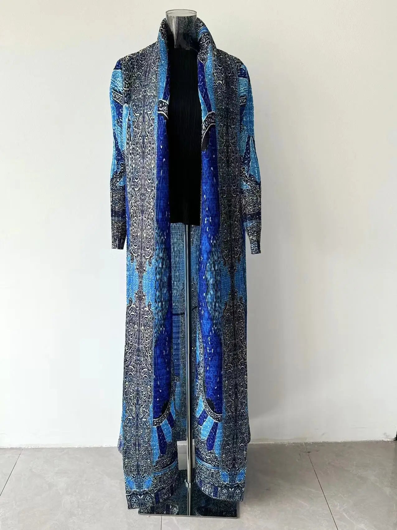 Winter Pleated Abaya Cardigan – Long Sleeve Saudi Style