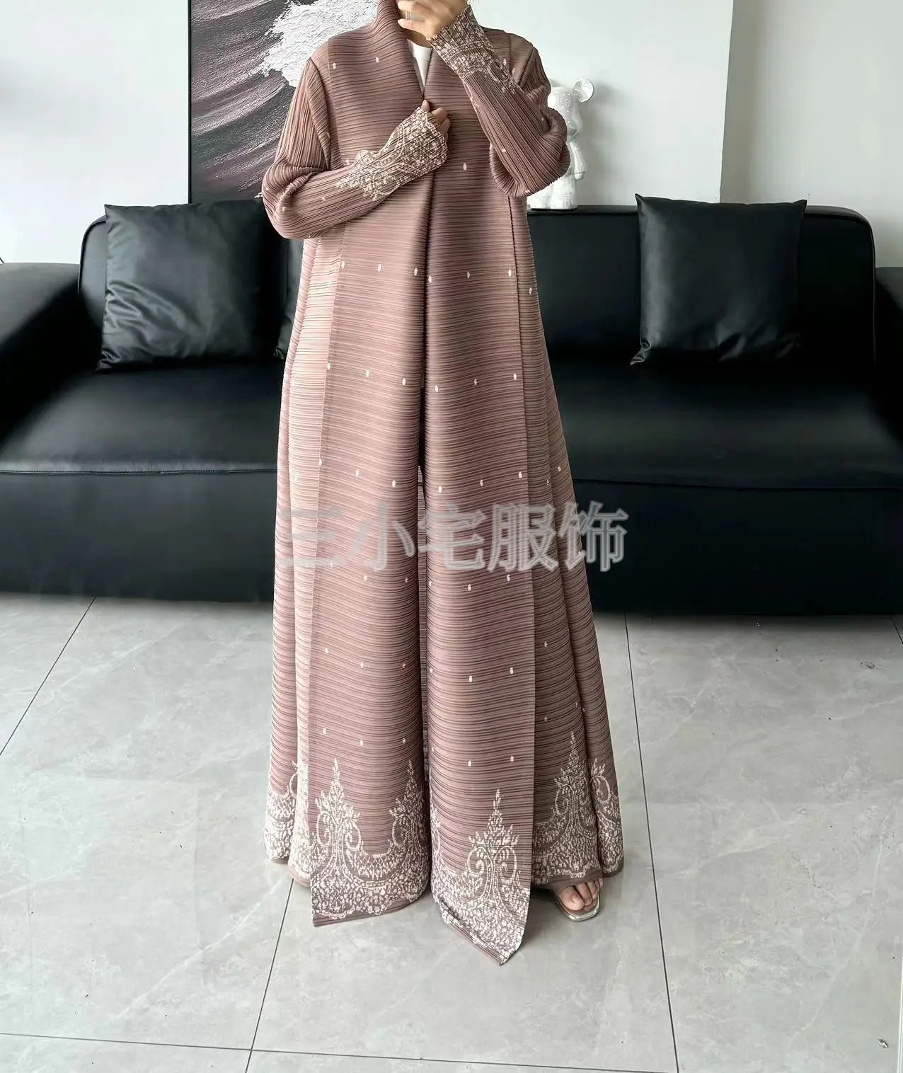 Winter Pleated Abaya Cardigan – Long Sleeve Saudi Style