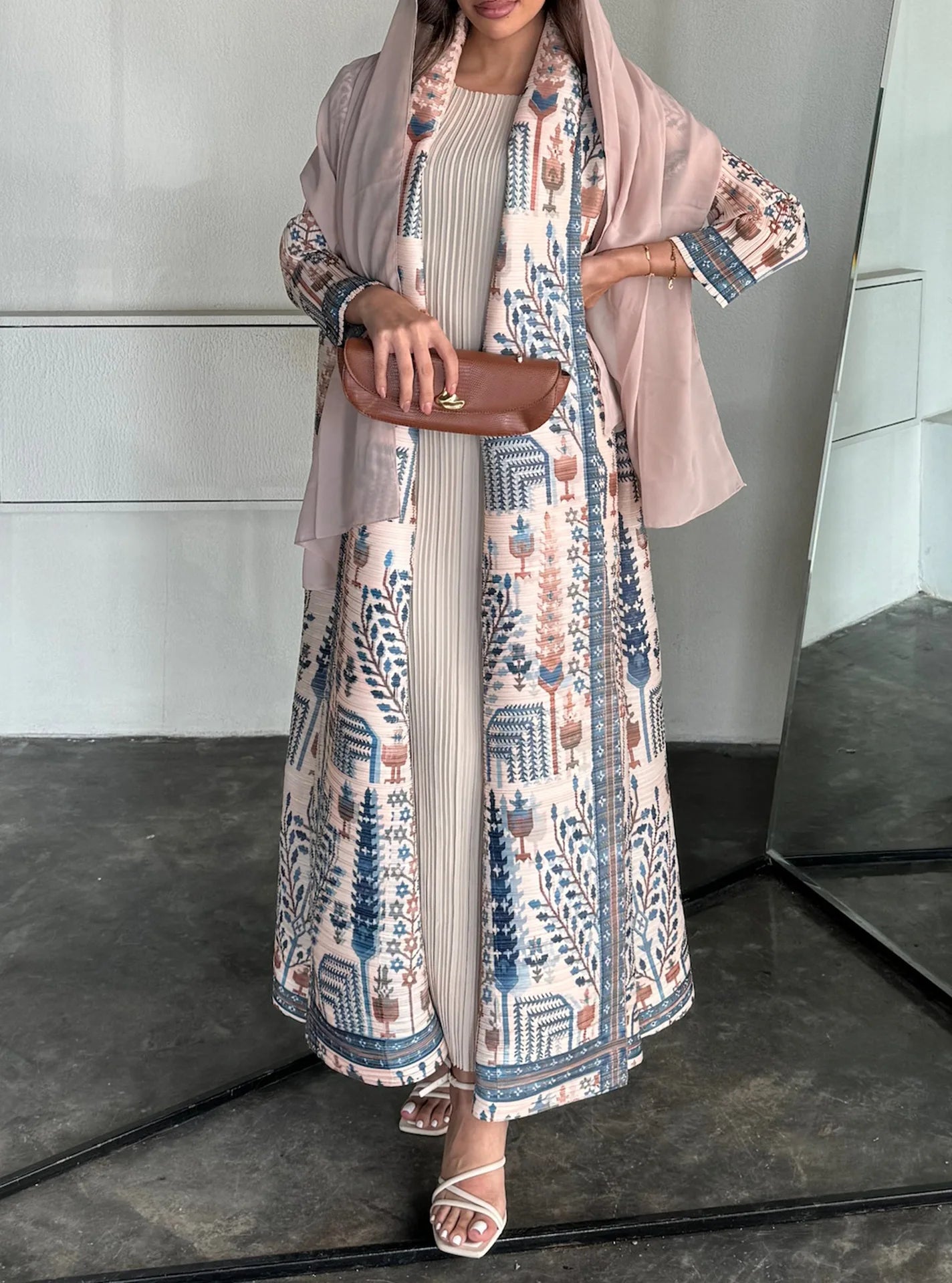 Women's Fold Miyake Pleated Abaya Long Sleeve Print Foldable Collar Robe Cardigan Coat New Winter Fashion Original Design 2024