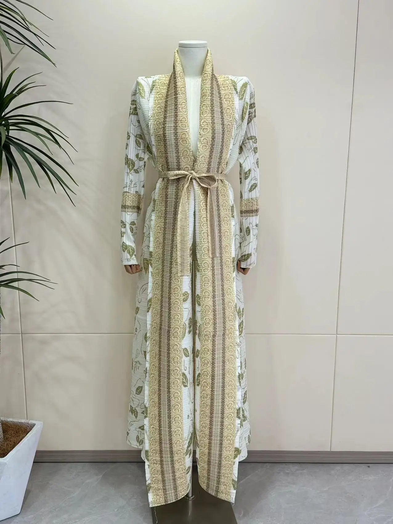 Winter Pleated Abaya Cardigan – Long Sleeve Saudi Style
