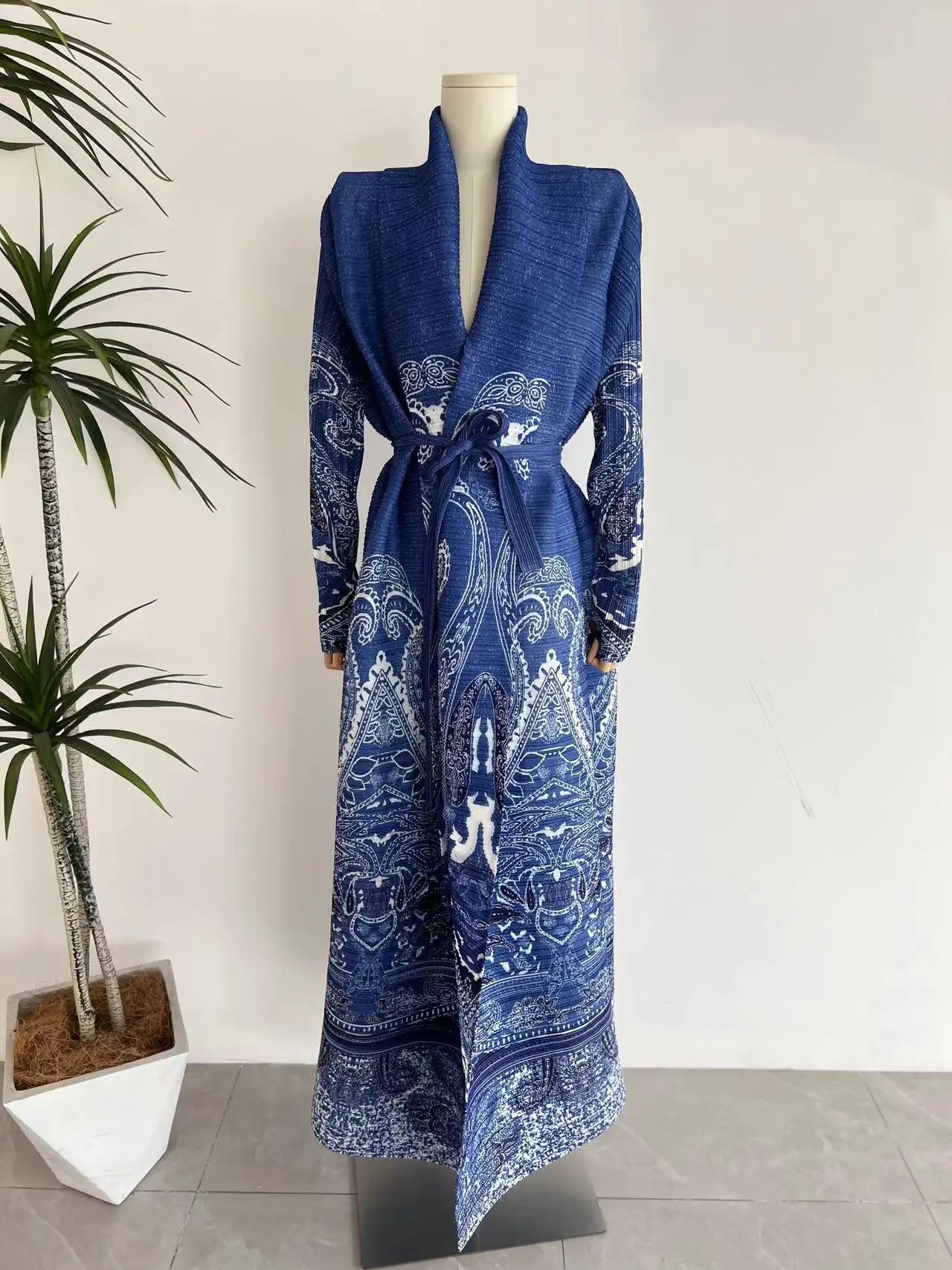 Winter Pleated Abaya Cardigan – Long Sleeve Saudi Style