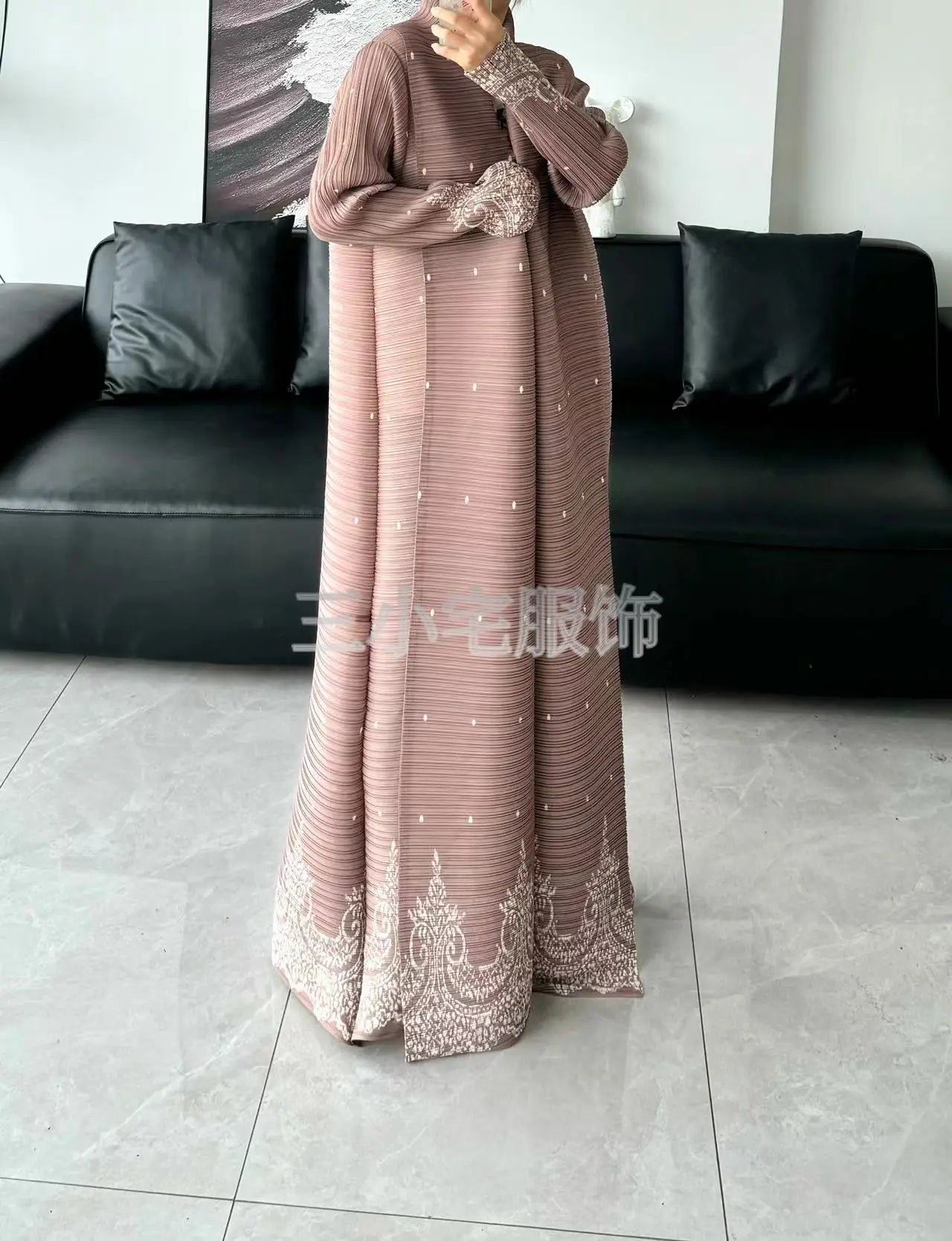 Winter Pleated Abaya Cardigan – Long Sleeve Saudi Style