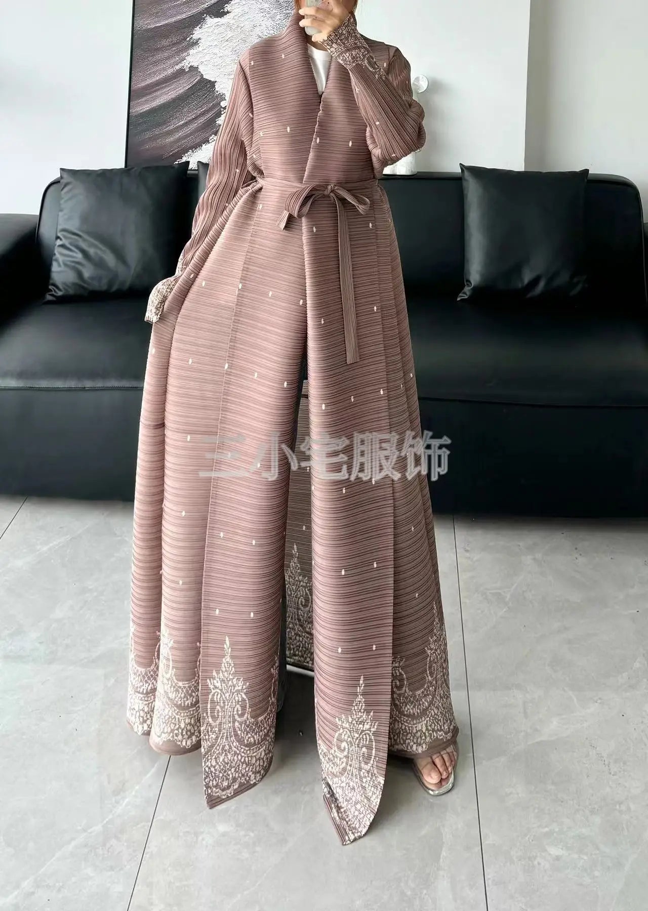 Winter Pleated Abaya Cardigan – Long Sleeve Saudi Style
